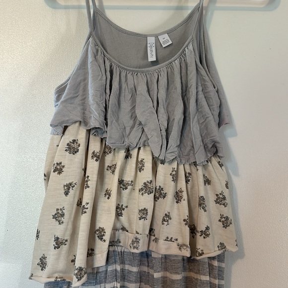 Relativity tank top size medium - Picture 3 of 4